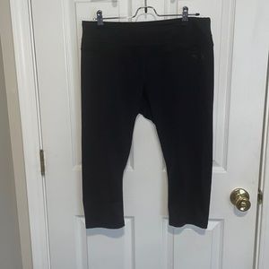 EUC The North Face capri leggings XL